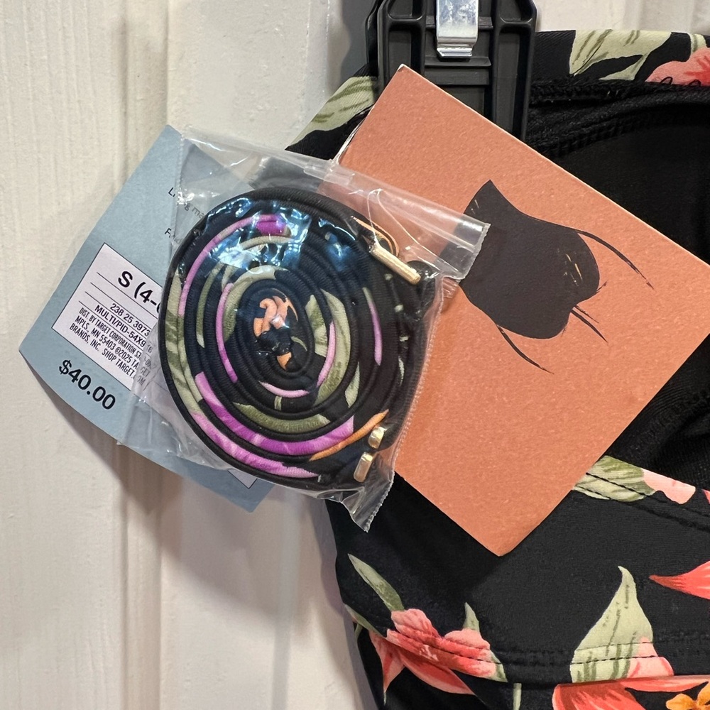 Shade & Shore Black Floral One-Piece with Ring Detail Size S NWT - Picture 3 of 3